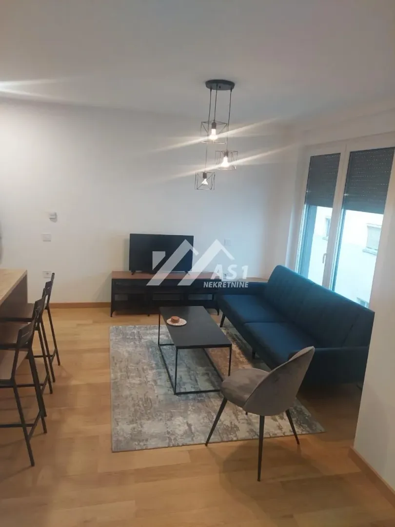 Izdavanje, jednosoban stan, 34m², Centar, Novi Sad