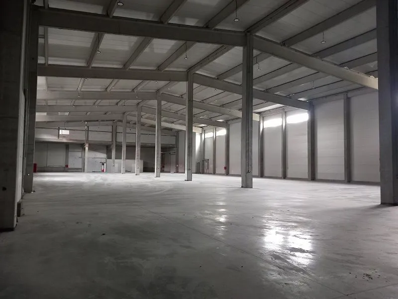 Izdavanje, poslovni prostor, 3200m², Galenika, Beograd