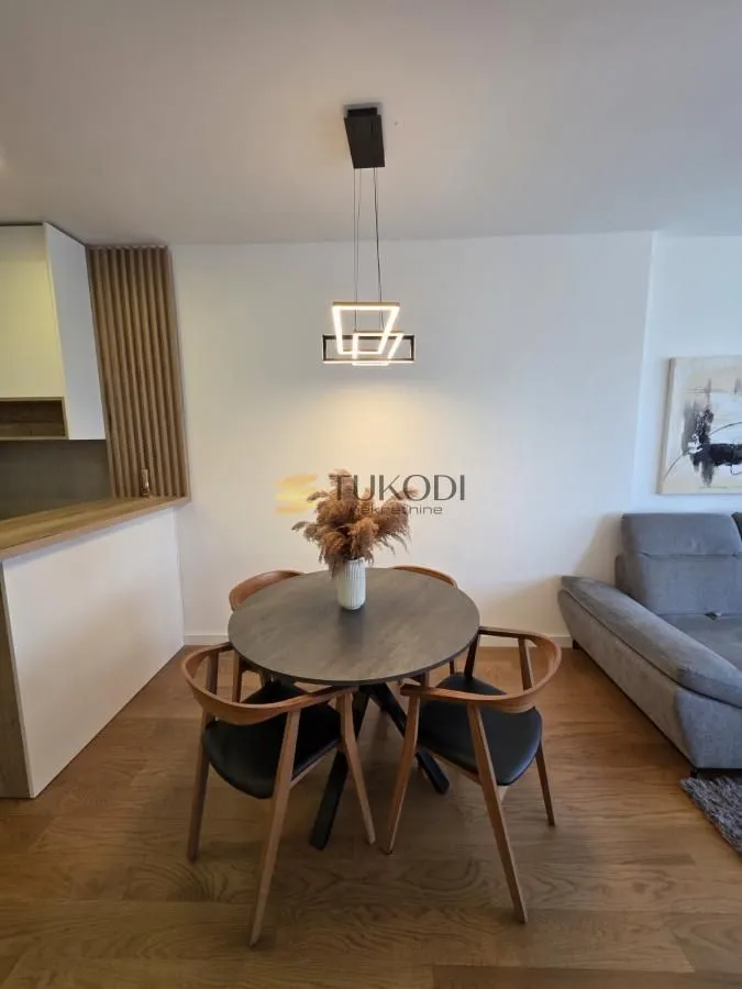 Izdavanje, trosoban stan, 65m², Novi Beograd Sve Podlokacije, Beograd