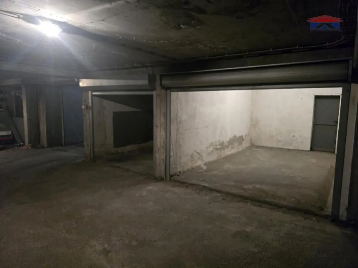 Izdavanje, parking/garaža, 15m², Grbavica, Novi Sad Sve Podlokacije