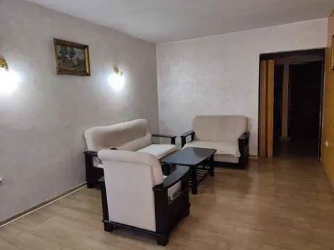 Izdavanje, dvosoban stan, 60m², Stari Aerodrom, Podgorica - image 4