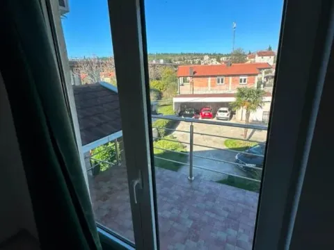 Rent, three bedroom apartment, 100m², Podgorica, Crna Gora - image 9