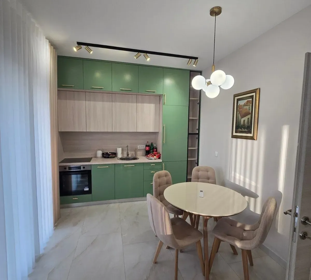 Izdavanje, dvosoban stan, 75m², Pod Kuk, Tivat