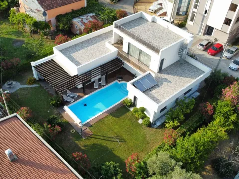 Prodaja, kuća, 342m², Centar, Bar - image 3