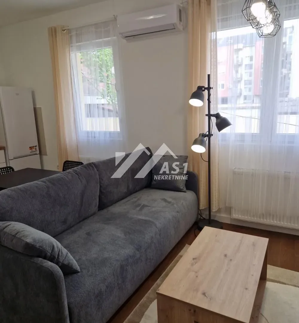 Izdavanje, jednosoban stan, 40m², Salajka, Novi Sad Sve Podlokacije