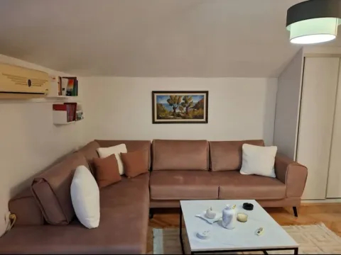 Izdavanje, garsonjera, 30m², Malo Brdo, Podgorica