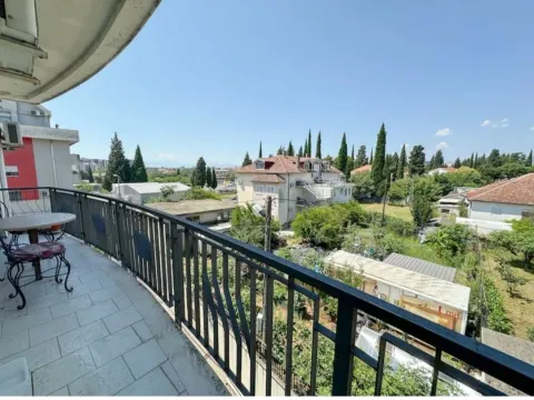 Sale, three bedroom apartment, 130m², Gorica C, Podgorica - image 17