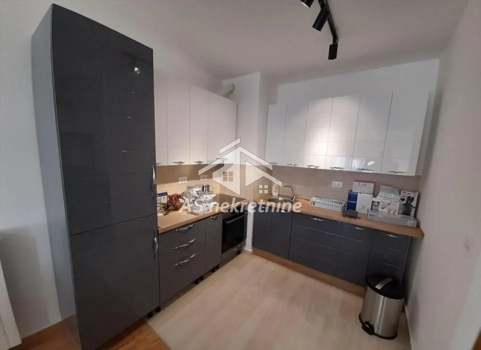 Rent, four bedroom apartment, 105m², Novi Beograd Blok 65, Novi Beograd Sve Podlokacije