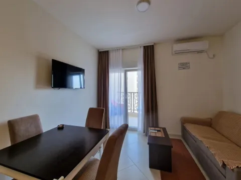 Izdavanje, jednosoban stan, 45m², Bečići, Budva - image 6