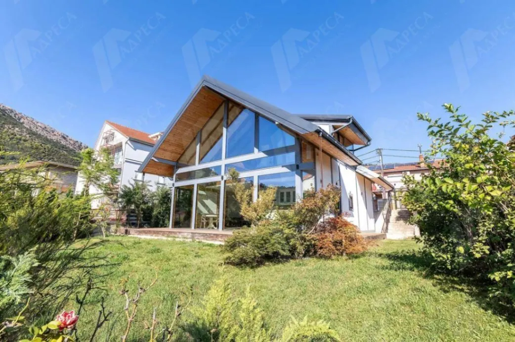 Prodaja, kuća, 220m², Tivat, Crna Gora