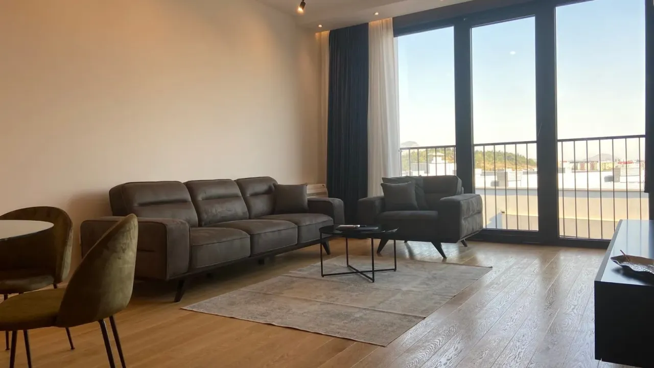 Izdavanje, stan, 80m², Central Point, Podgorica