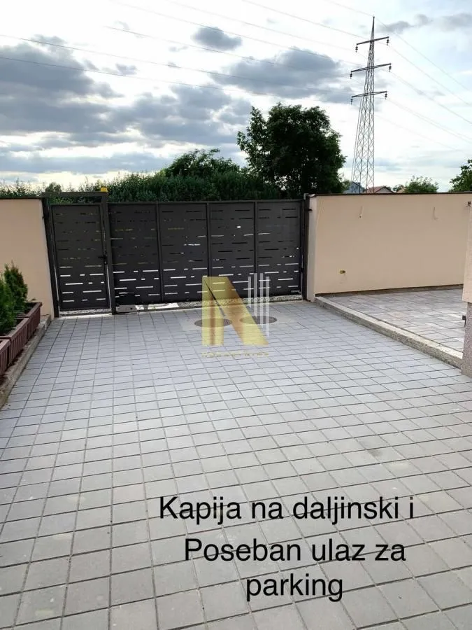 Izdavanje, četvorosoban stan, 77m², Veternička rampa, Novi Sad Sve Podlokacije