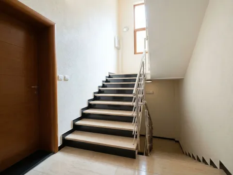 Sale, apartment, 191m², Kamenovo, Budva - image 10