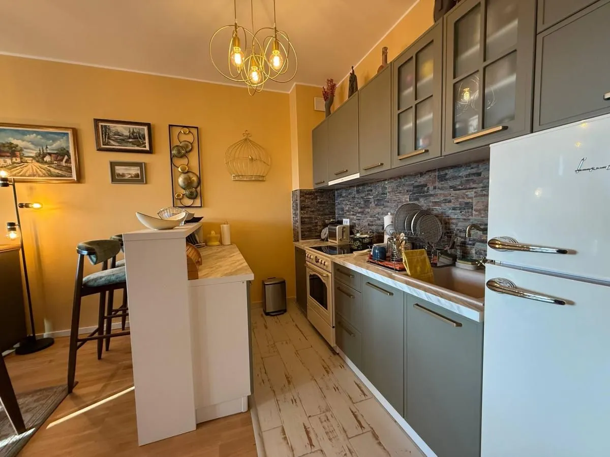 Prodaja, trosoban stan, 59m², Bulevar patrijarha Pavla, Novi Sad Sve Podlokacije