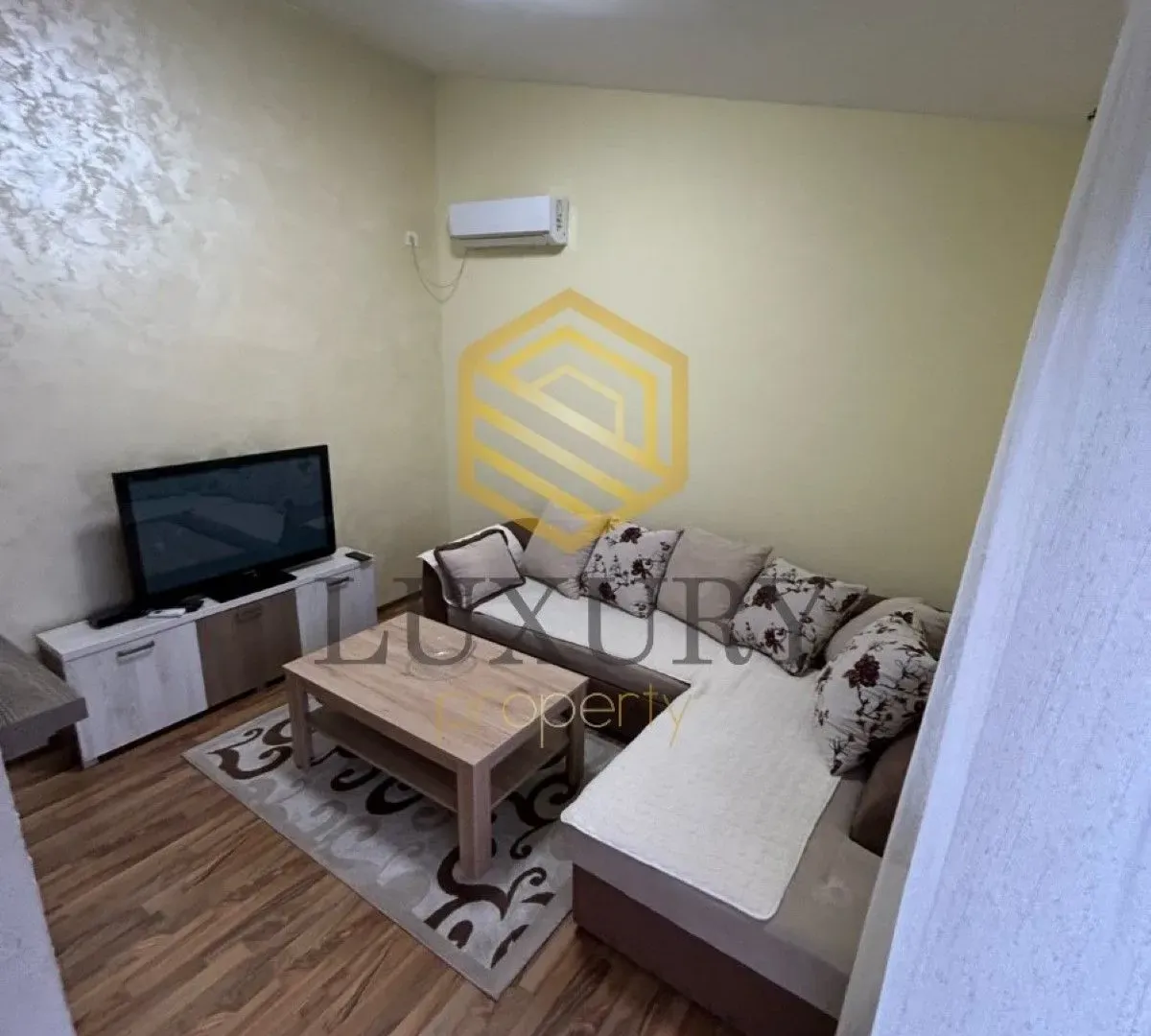 Izdavanje, jednosoban stan, 36m², Drač, Podgorica