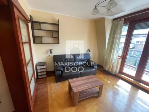 Izdavanje, jednosoban stan, 52m², Vračar Centar, Vračar Sve Podlokacije - image 2