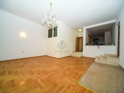 Prodaja, kuća, 350m², Tuzi, Podgorica - image 11