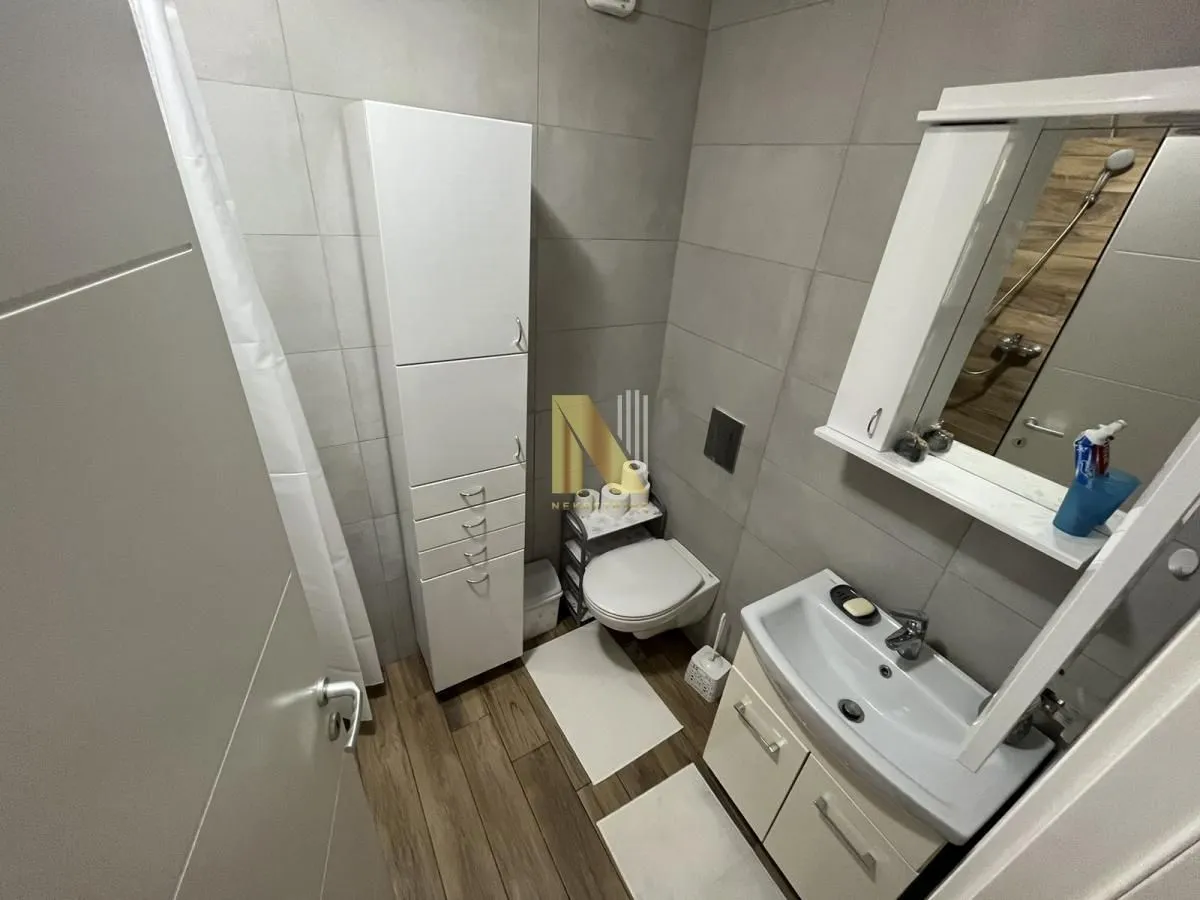 Izdavanje, dvosoban stan, 43m², Sajmište, Novi Sad