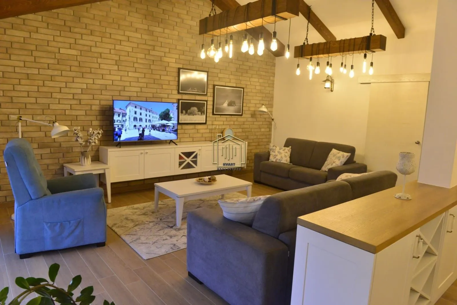 Izdavanje, dvosoban stan, 100m², Seljanovo, Tivat