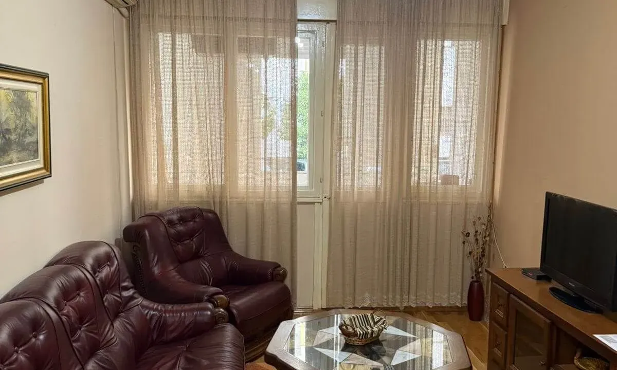 Izdavanje, dvosoban stan, 56m², Gintaš, Podgorica