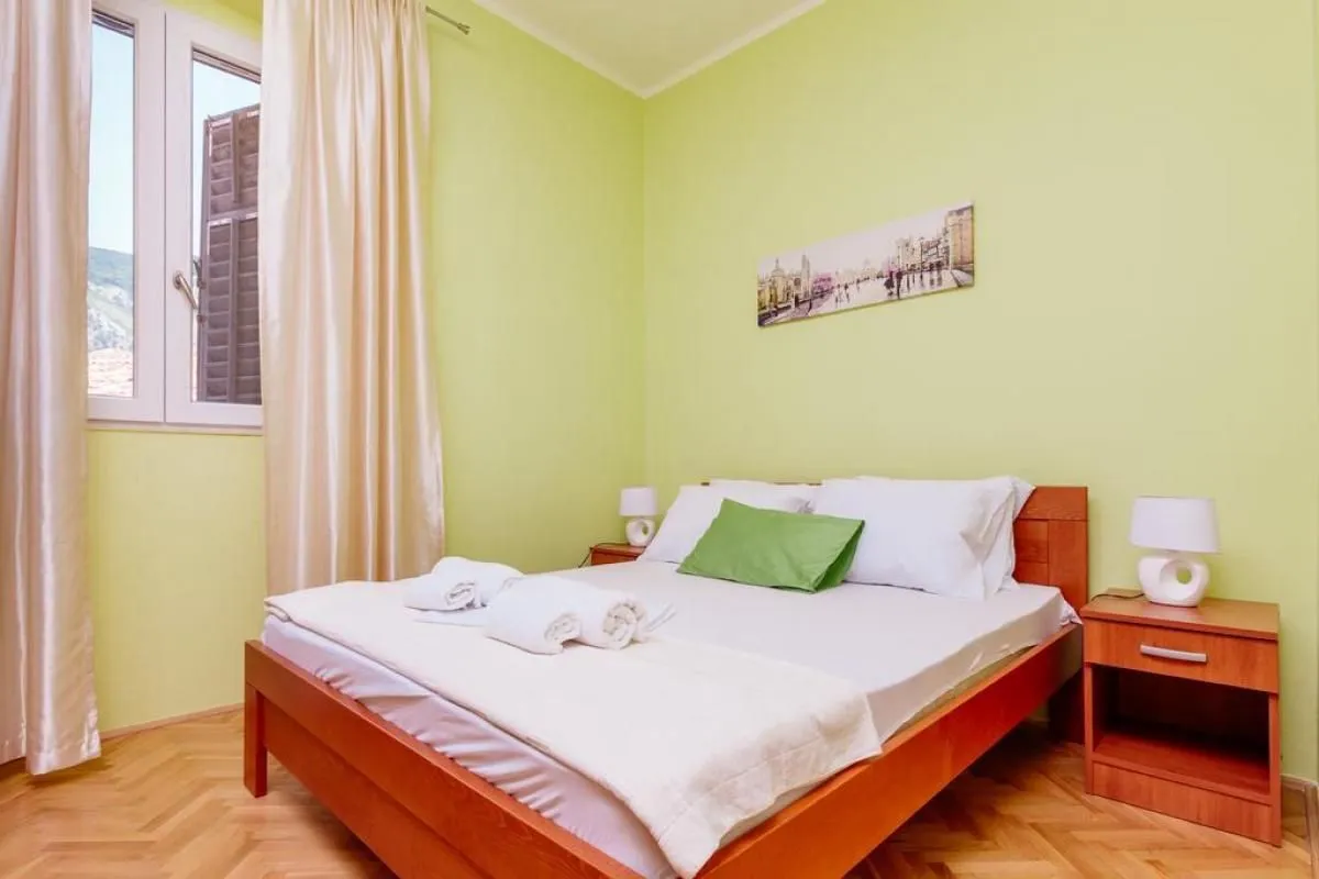 Prodaja, dvosoban stan, 62m², Grad, Kotor