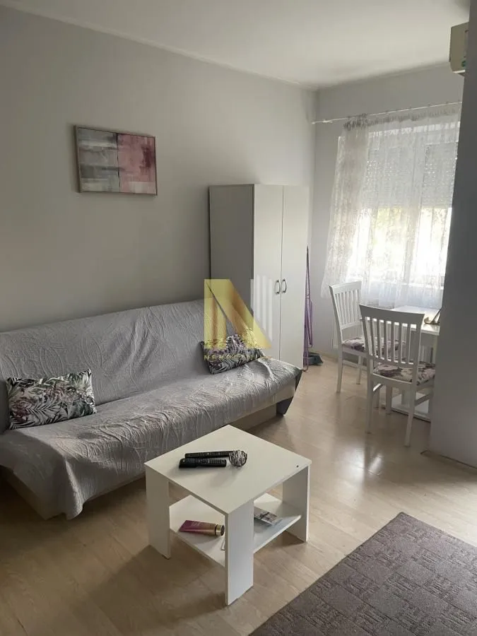 Izdavanje, garsonjera, 27m², Salajka, Novi Sad Sve Podlokacije