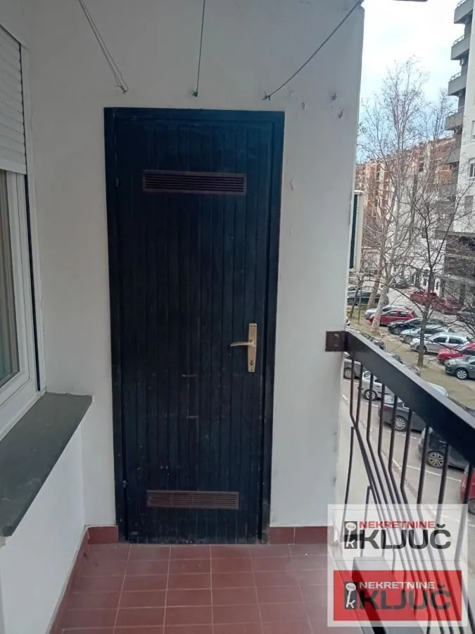 Izdavanje, dvosoban stan, 42m², Sajmište, Novi Sad