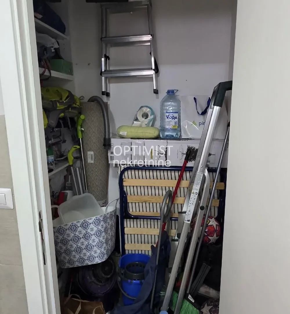 Prodaja, trosoban stan, 106m², Zemun Sve Podlokacije, Beograd