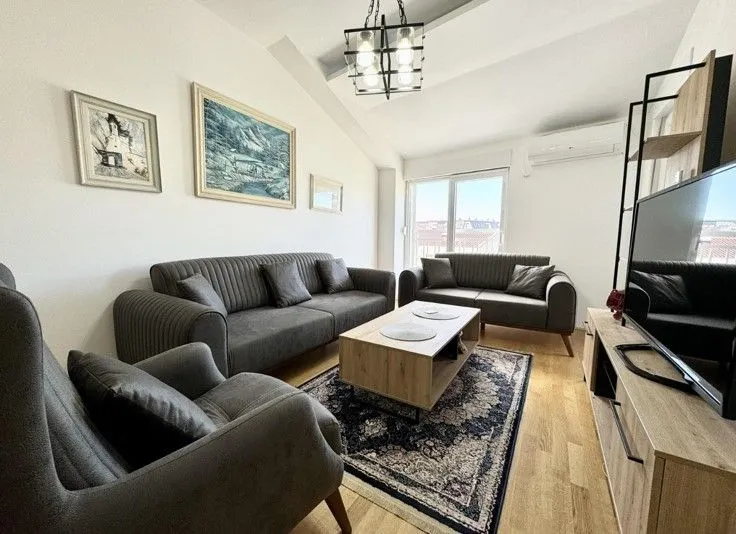 Izdavanje, dvosoban stan, 75m², Ljubović, Podgorica