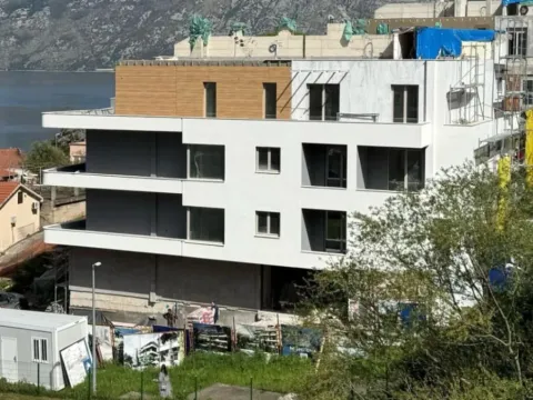 Prodaja, dvosoban stan, 118m², Dobrota, Kotor - image 4