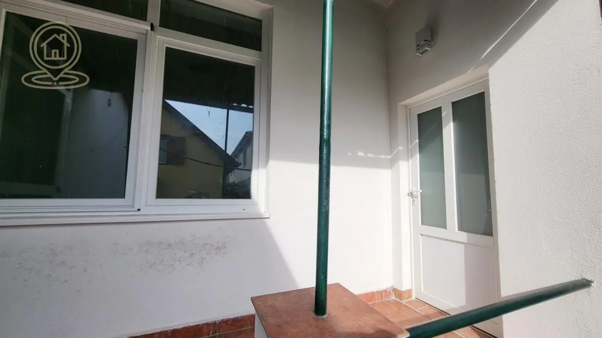 Prodaja, trosoban stan, 79m², Petrovaradin, Novi Sad