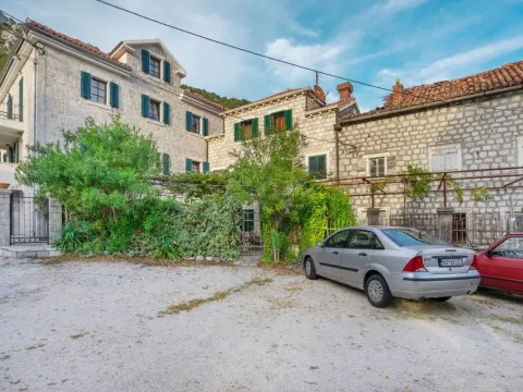 Prodaja, kuća, 250m², Kotor, Crna Gora