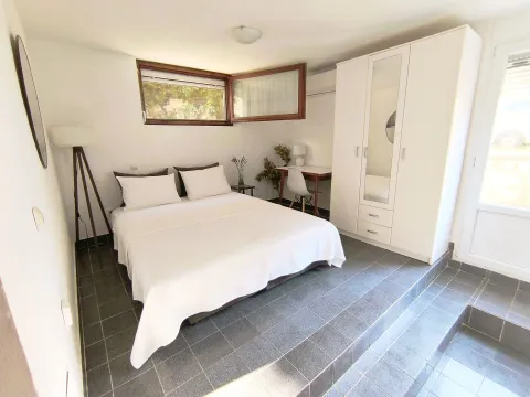 Rent, studio apartment, 25m², Lazi, Budva - image 11