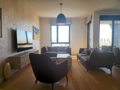 Izdavanje, trosoban stan, 95m², City Kvart, Podgorica - image 2