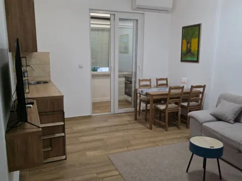 Prodaja, dvosoban stan, 68m², Centar, Podgorica - image 1