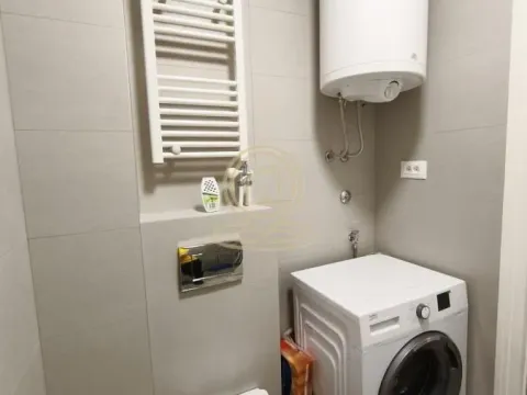 Izdavanje, trosoban stan, 66m², Južni Bulevar, Vračar Sve Podlokacije - image 9