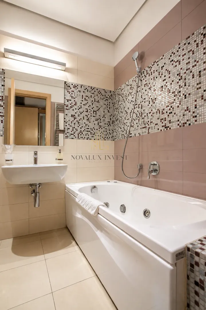 Izdavanje, dvosoban stan, 183m², Gospoština, Budva
