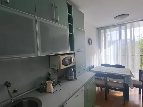 Izdavanje, dvosoban stan, 63m², Stari Aerodrom, Podgorica - image 3