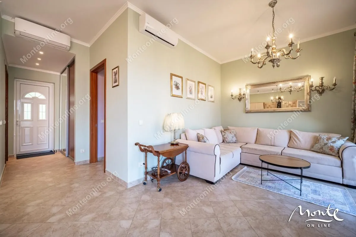 Prodaja, jednosoban stan, 63m², Orahovac, Kotor