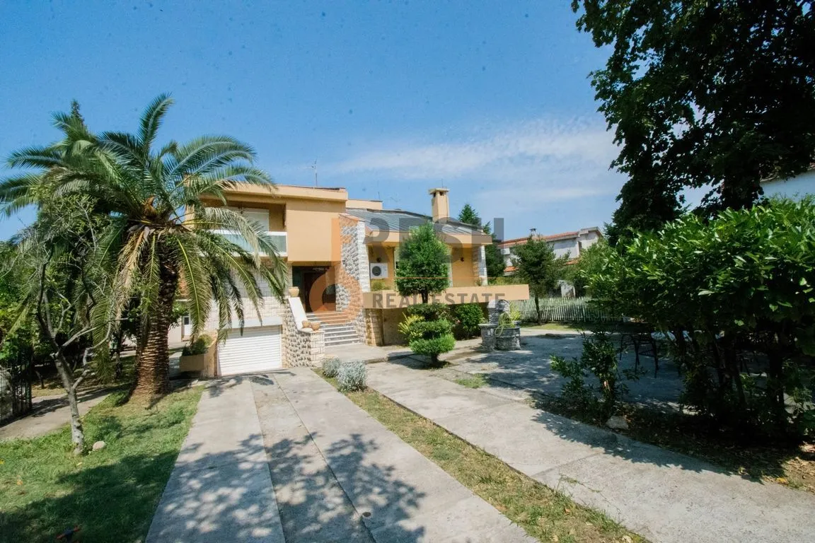 Sale, house, 330m², Masline, Podgorica