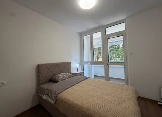 Izdavanje, trosoban stan, 100m², Podgorica, Crna Gora