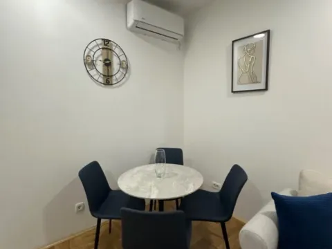 Rent, one bedroom apartment, 37m², Cetinje, Crna Gora - image 4