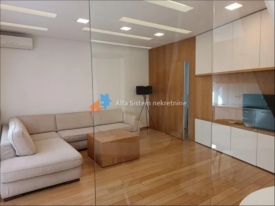 Rent, three bedroom apartment, 87m², Slavija, Vračar Sve Podlokacije