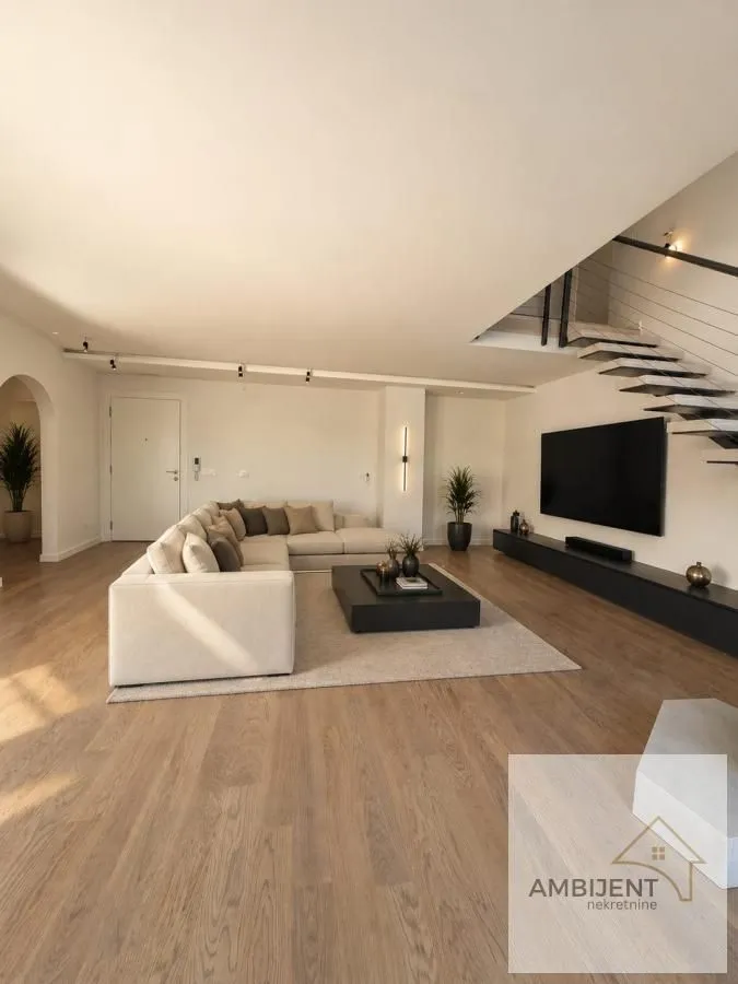Prodaja, trosoban stan, 133m², Autokomanda, Voždovac Sve Podlokacije
