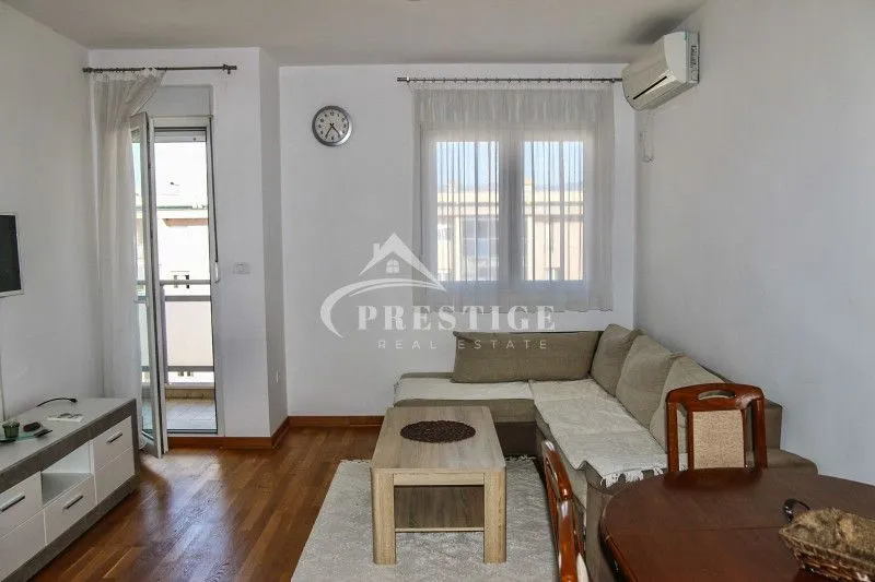 Izdavanje, jednosoban stan, 45m², City Kvart, Podgorica