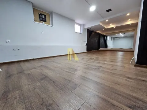Izdavanje, poslovni prostor, 150m², Bulevar Evrope, Novi Sad Sve Podlokacije - image 6