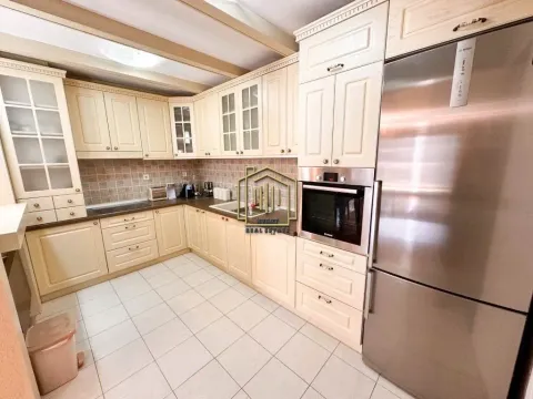 Prodaja, dvosoban stan, 92m², City Kvart, Podgorica - image 3