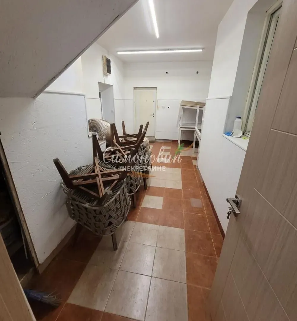 Izdavanje, poslovni prostor, 160m², Ledine, Beograd