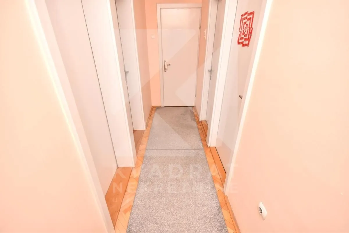 Prodaja, četvorosoban stan, 92m², Lepa Kata, Podgorica