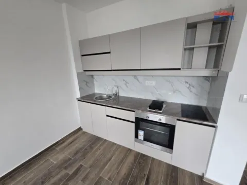 Izdavanje, garsonjera, 33m², Centar, Inđija - image 1
